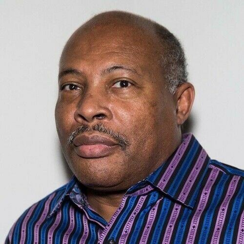 LaMont Johnson LaMont's Bio, Credits, Awards… Stage 32