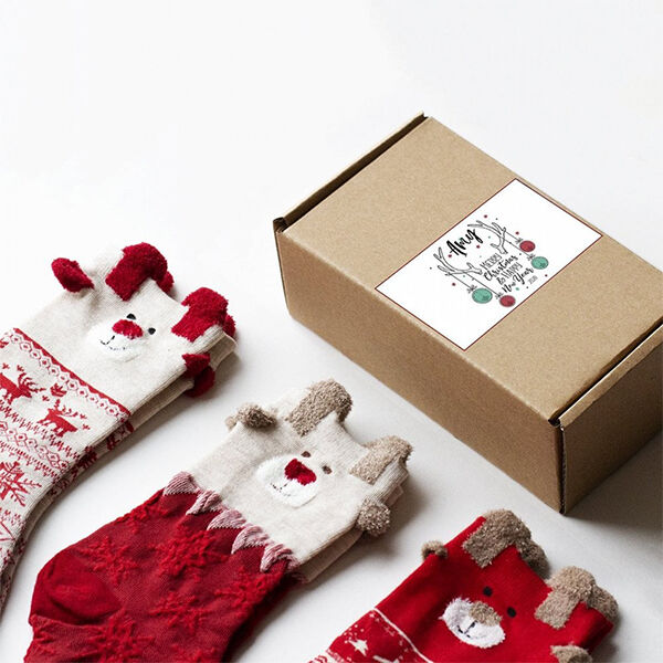 CLOTHES BOXES FOR CHRISTMAS WITH A TWIST: THE POWER OF ELECTRIFYING PACKAGING