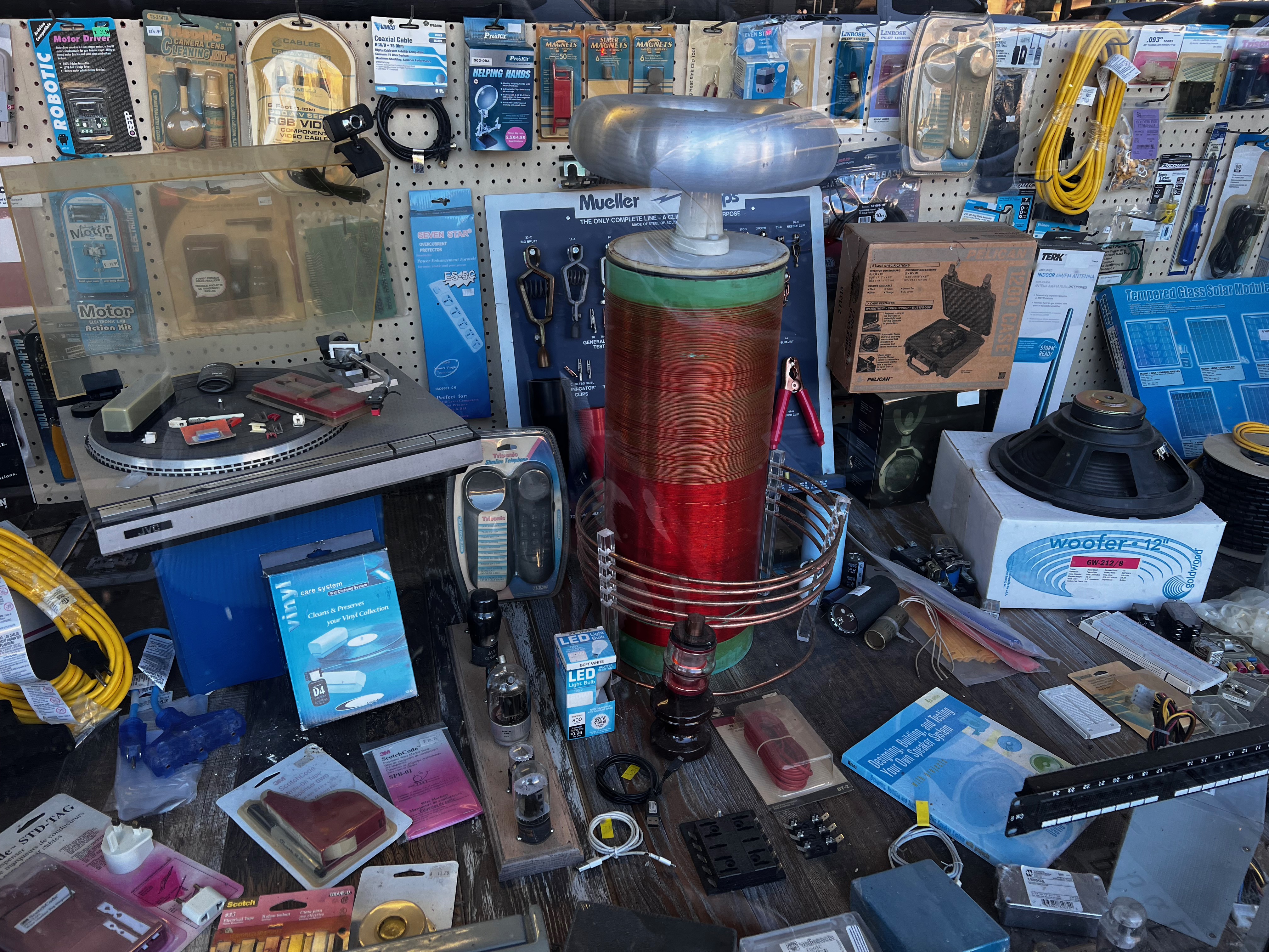 LYDIA'S ELECTRONICS SUPPLY & SURPLUS